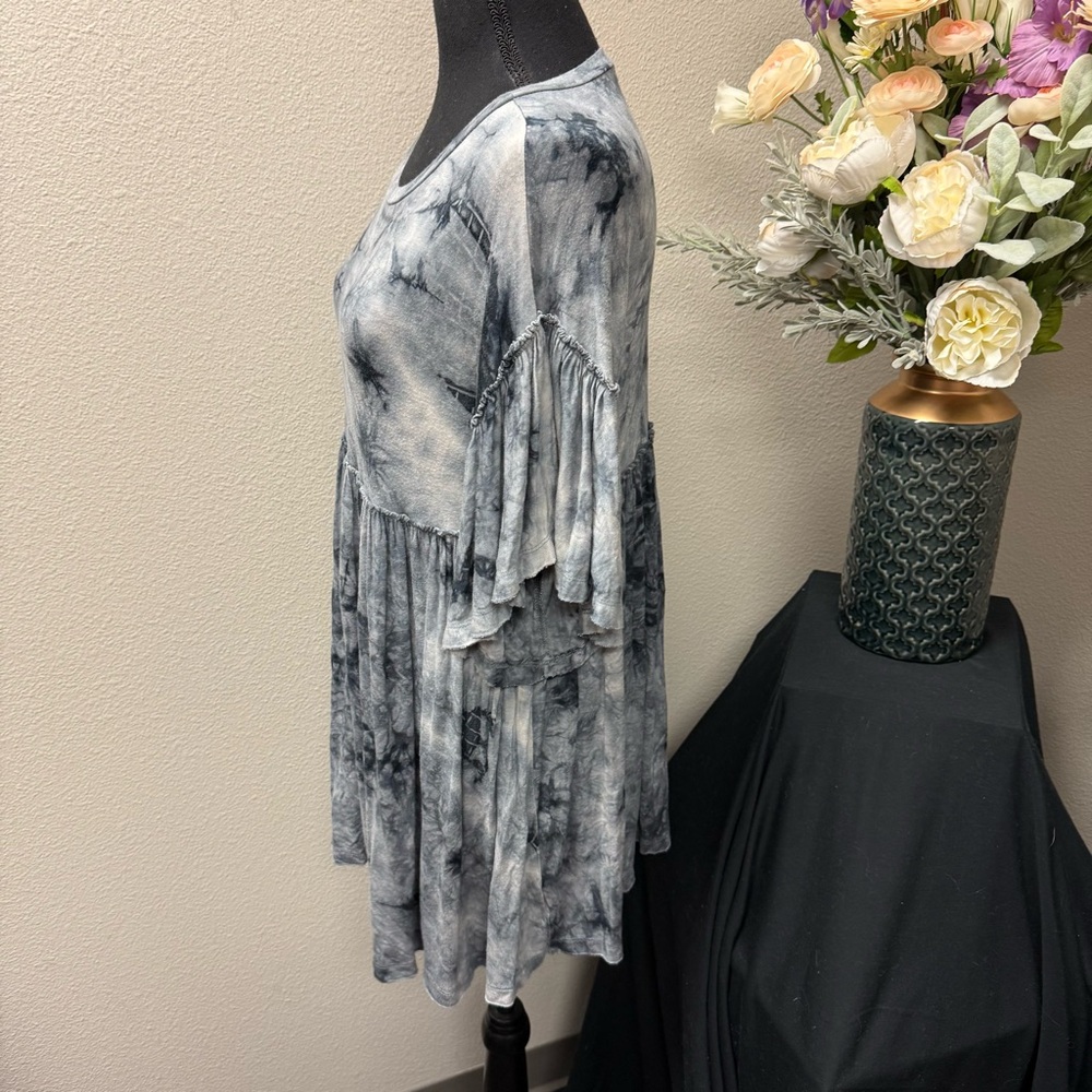 Urban Outfitters Gray Tie-Dye Ruffle Sleeve Babydoll Tunic Top XS Boho Chic - Picture 2 of 7